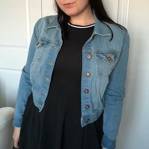 cropped denim jacket 💗